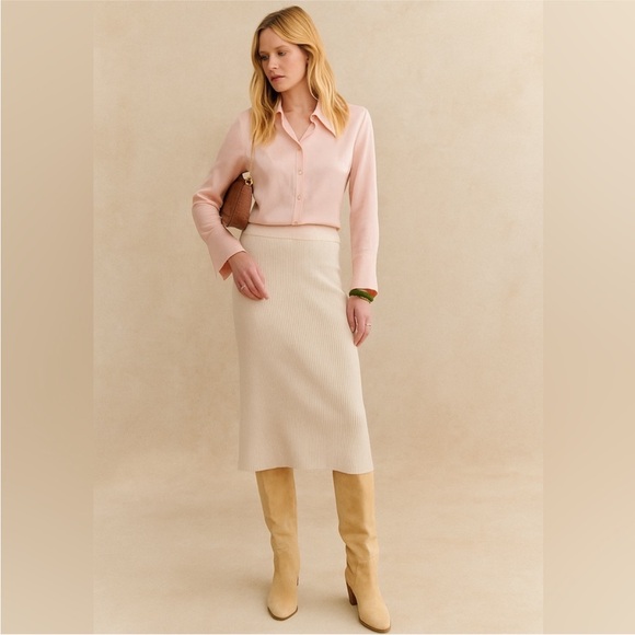 Escada 100% Silk Satin Blouse in Ballet Pink Oversized Cuff (Size 36 / Small) - Picture 10 of 11